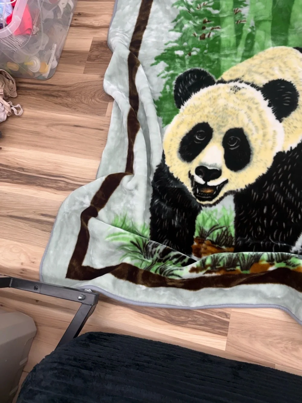 WONU Plush Panda Print Throw Blanket
